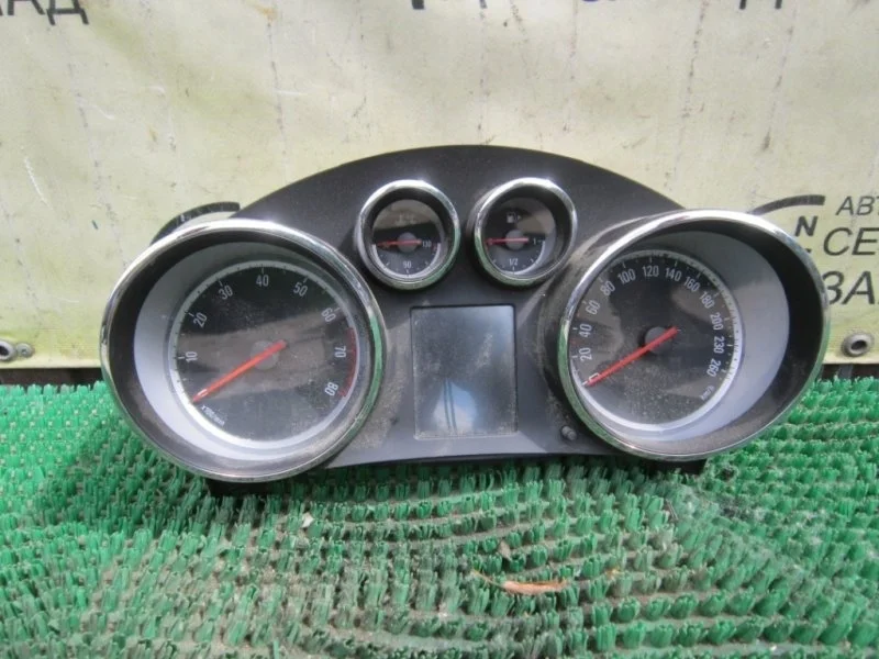 Панель приборов Opel Astra P10