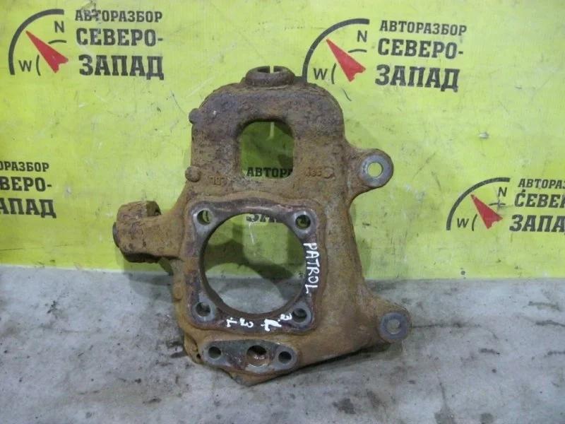 Кулак поворотный Nissan Patrol 430191LB0A Y62, задний левый