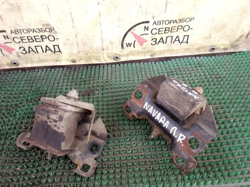 Подушка двигателя Nissan Navara 11220EB300 D40 YD25DDTI, передняя