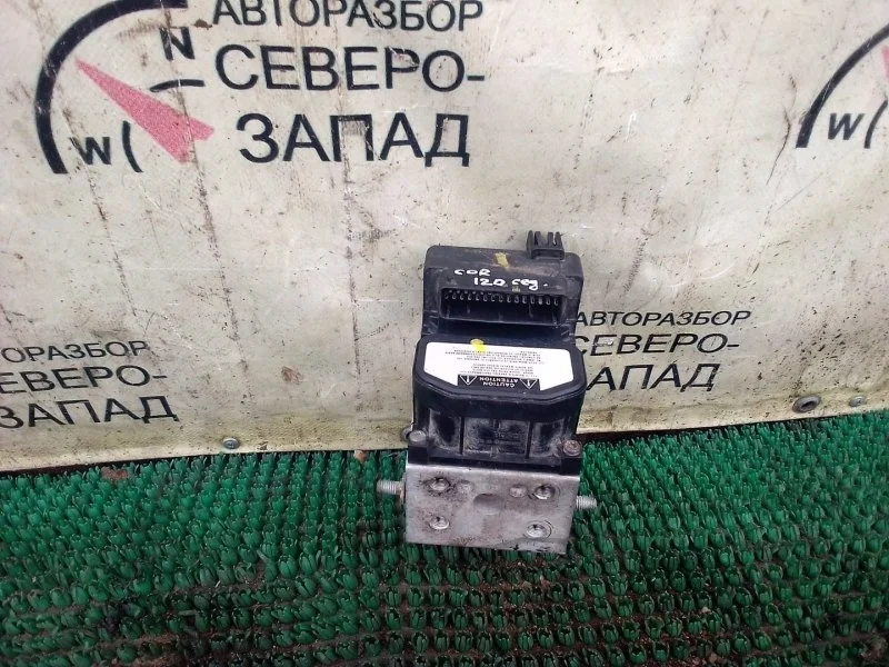 Блок управления abs Toyota Corolla ZZE120