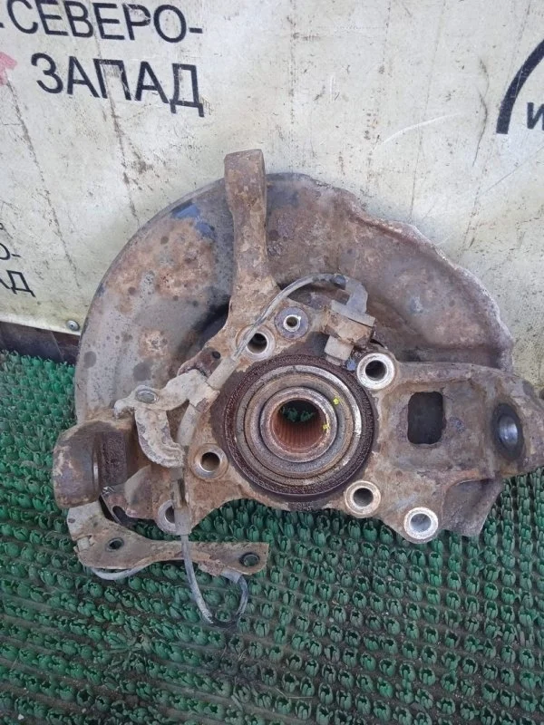Кулак поворотный Mitsubishi L200 KL1T