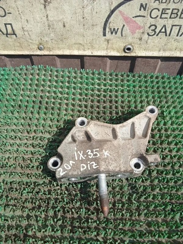 Кронштейн опоры двигателя Hyundai Ix35 216702F000 LM D4HA