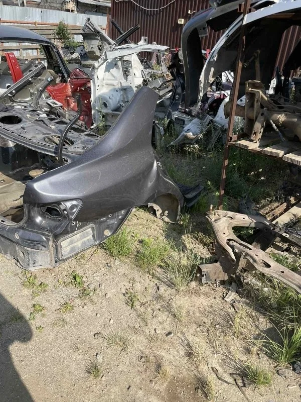 Крыло Toyota Corolla ZRE151