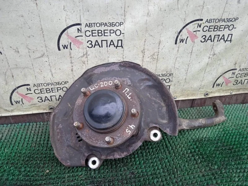 Кулак поворотный Toyota Land Cruiser VDJ200