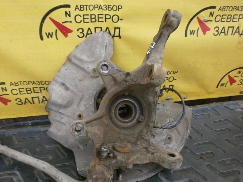Кулак поворотный Bmw X5 31216761575 E53 M54, передний левый
