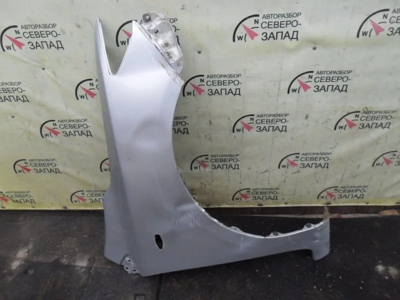 Крыло Toyota Corolla ZRE150