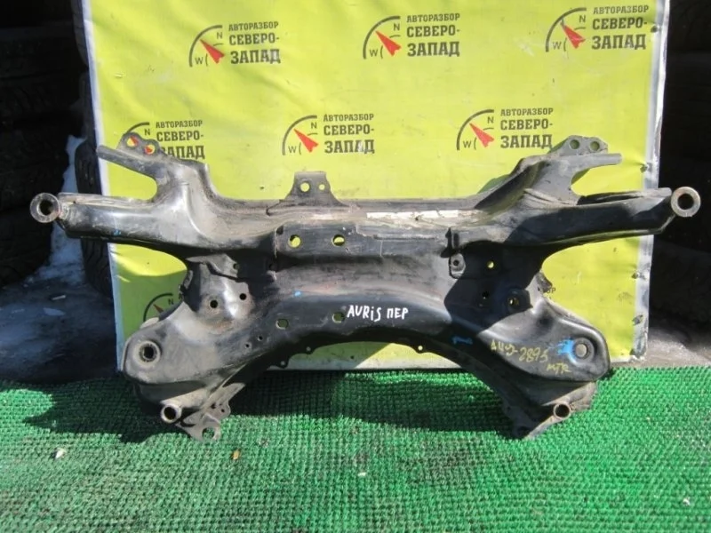Балка под двс Toyota Auris ZRE151