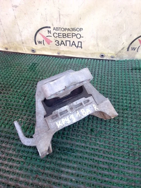 Подушка двигателя Chevrolet Cruze 13347455 J305 Z18XER, правая