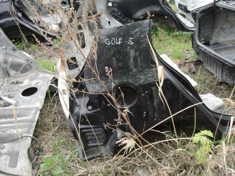 Крыло заднее Volkswagen Golf 5