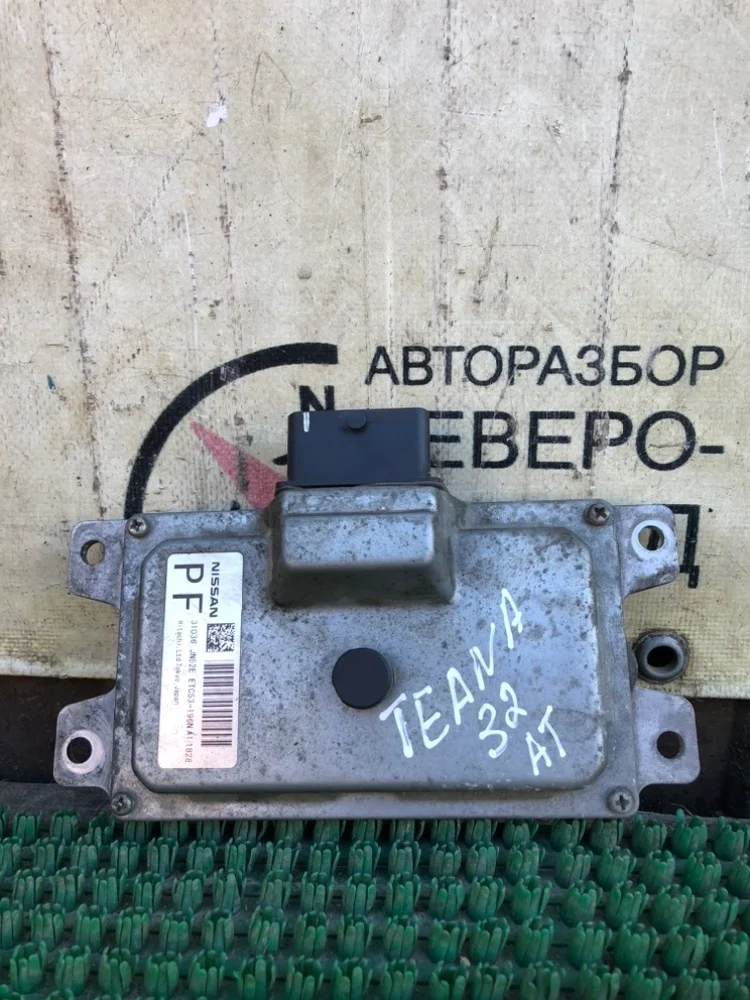 Блок управления двс Nissan Teana 2011 J32