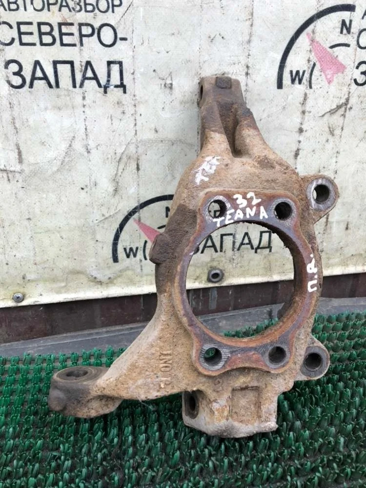 Кулак поворотный Nissan Teana 2011 40014JN00A J32 VQ35DE, передний правый