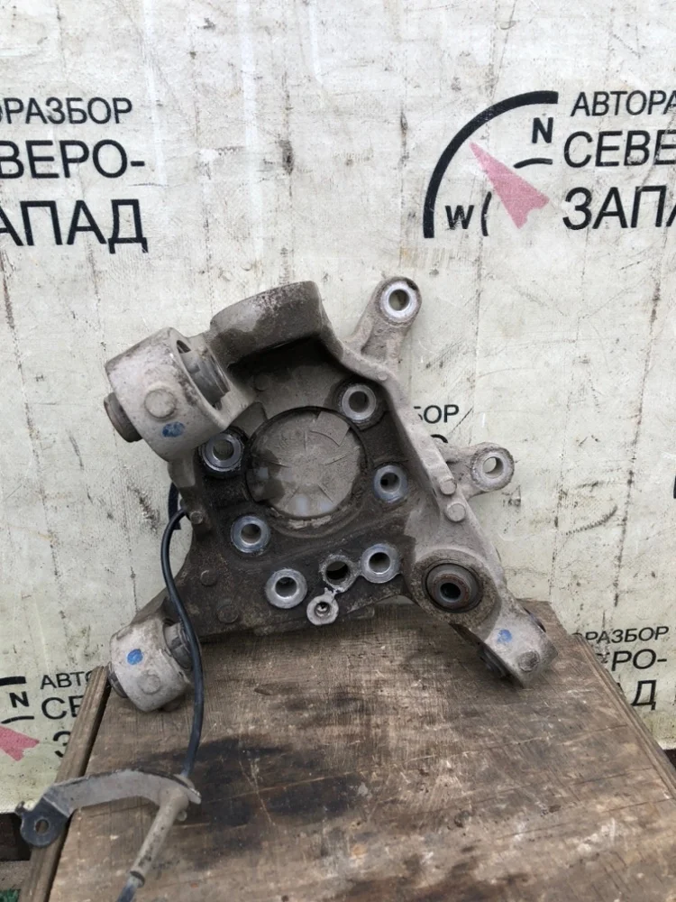 Кулак поворотный Nissan Teana 2011 43018JN00A J32 VQ35DE, задний правый