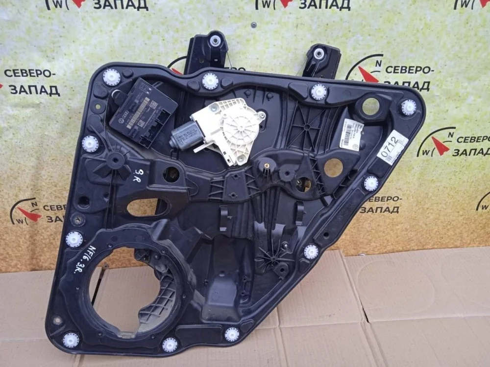 Стеклоподьемник Volkswagen Touareg 2011 7P6839462A NF CMTA, задний правый