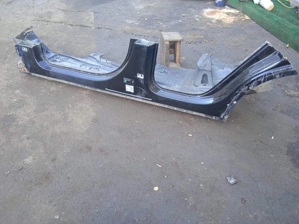 Порог кузова Volkswagen Touareg 2011 NF