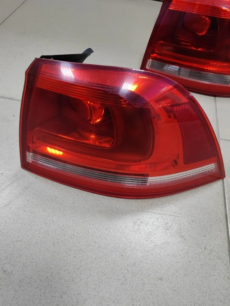 Фонарь наружний Volkswagen Touareg 2011 7P5