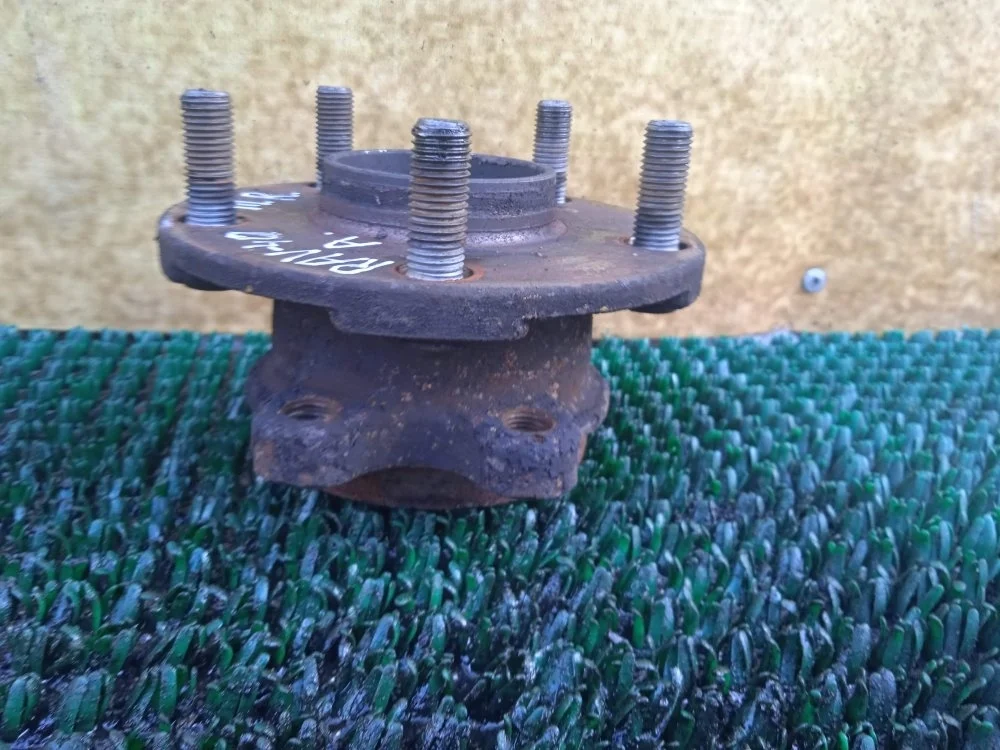 Ступица Toyota Rav4 2017 4355042020 WWA42 2WW (2.0 TD), передняя