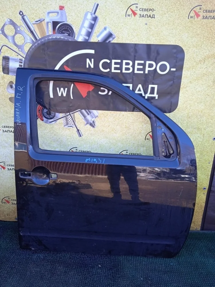 Дверь Nissan Navara 2010 D40M