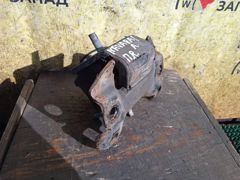 Подушка двигателя Nissan Navara 2010 11220EB300 D40M YD25DDTI