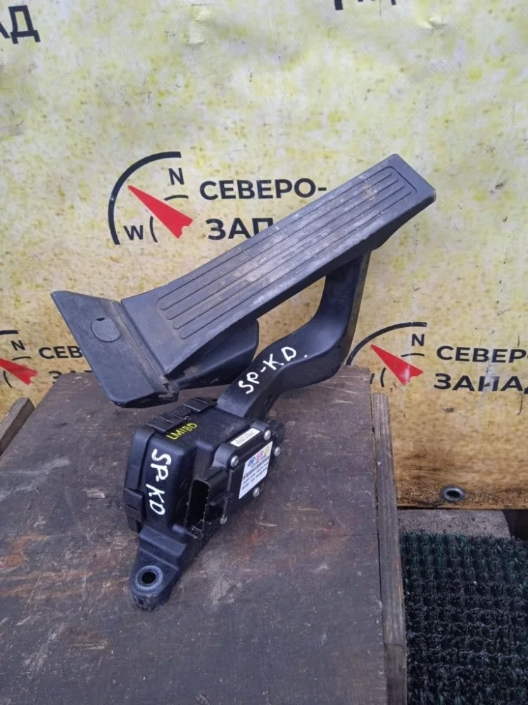 Педаль газа Kia Sportage 2012 327002S100 G4KD