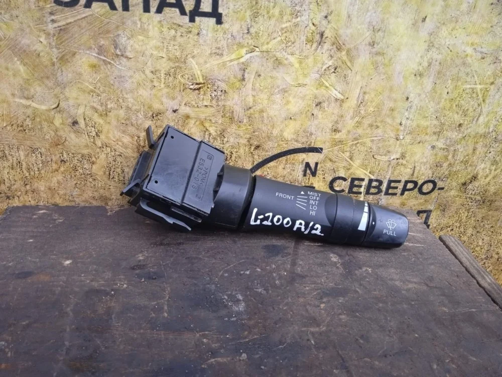 Подрулевой переключатель дворников Mitsubishi L200 2011 8612A014 KB4T 4D56-6-DFL