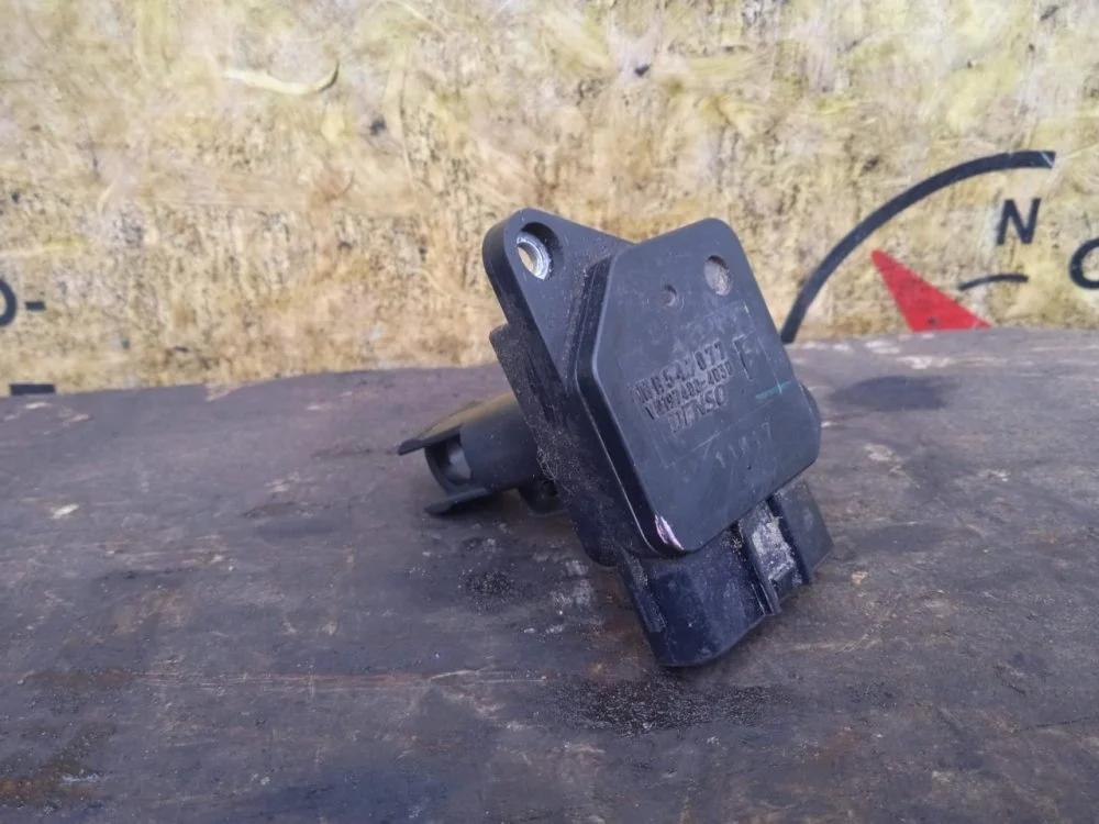 Расходомер воздушный Mitsubishi L200 2011 MR547077 KB4T 4D56-6-DFL