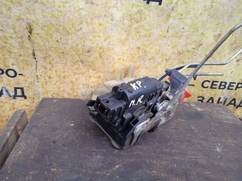 Замок двери Renault Duster 2013 X79
