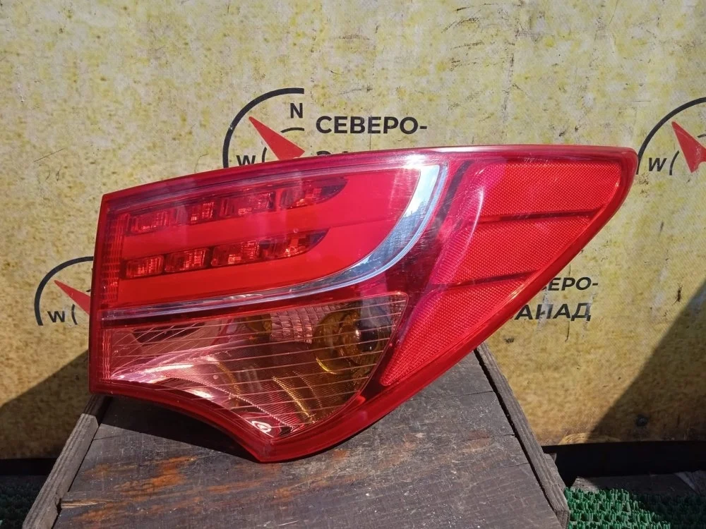 Фонарь наружний Hyundai Santa Fe 2012 DM