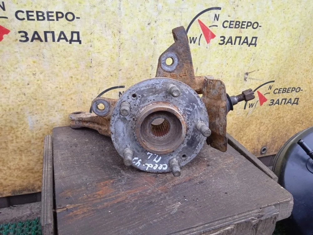 Кулак поворотный Kia Ceed 2008