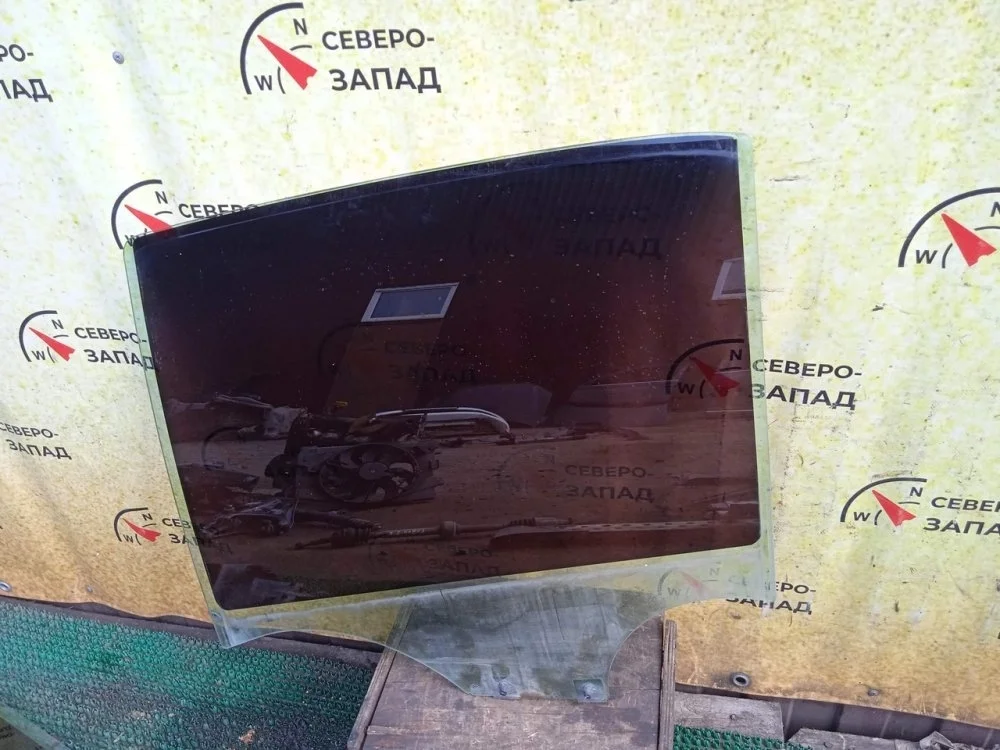 Стекло двери Renault Logan 2017 823019594R L52 K7M812, заднее левое