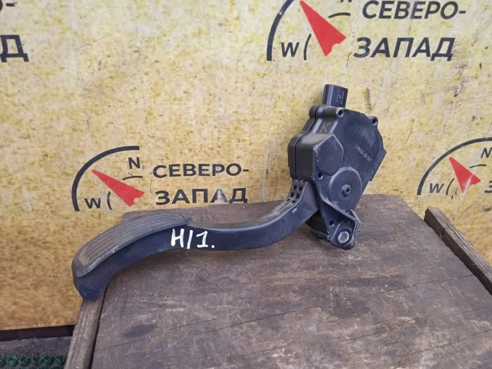 Педаль газа Toyota Highlander 2012 7811033110 GSU45 2GRFE