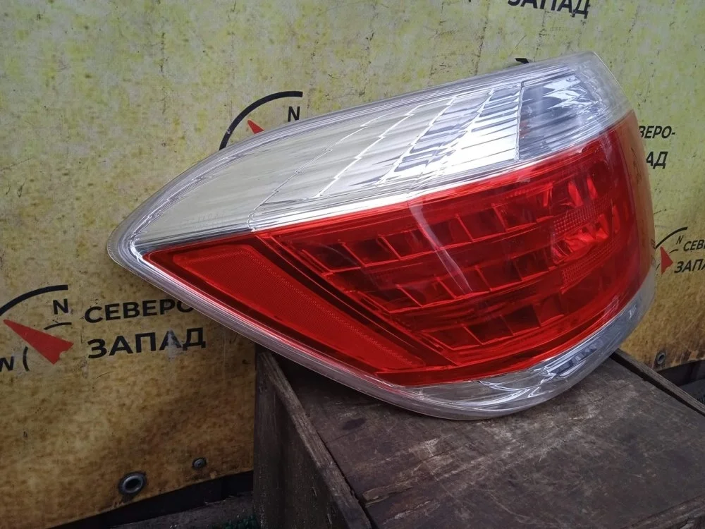 Фонарь Toyota Highlander 2012 GSU45