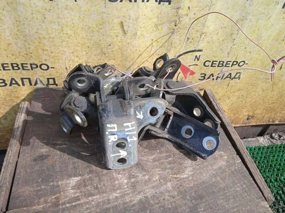 Петля двери Toyota Highlander 2012 6875020122 GSU45 2GRFE, задняя правая