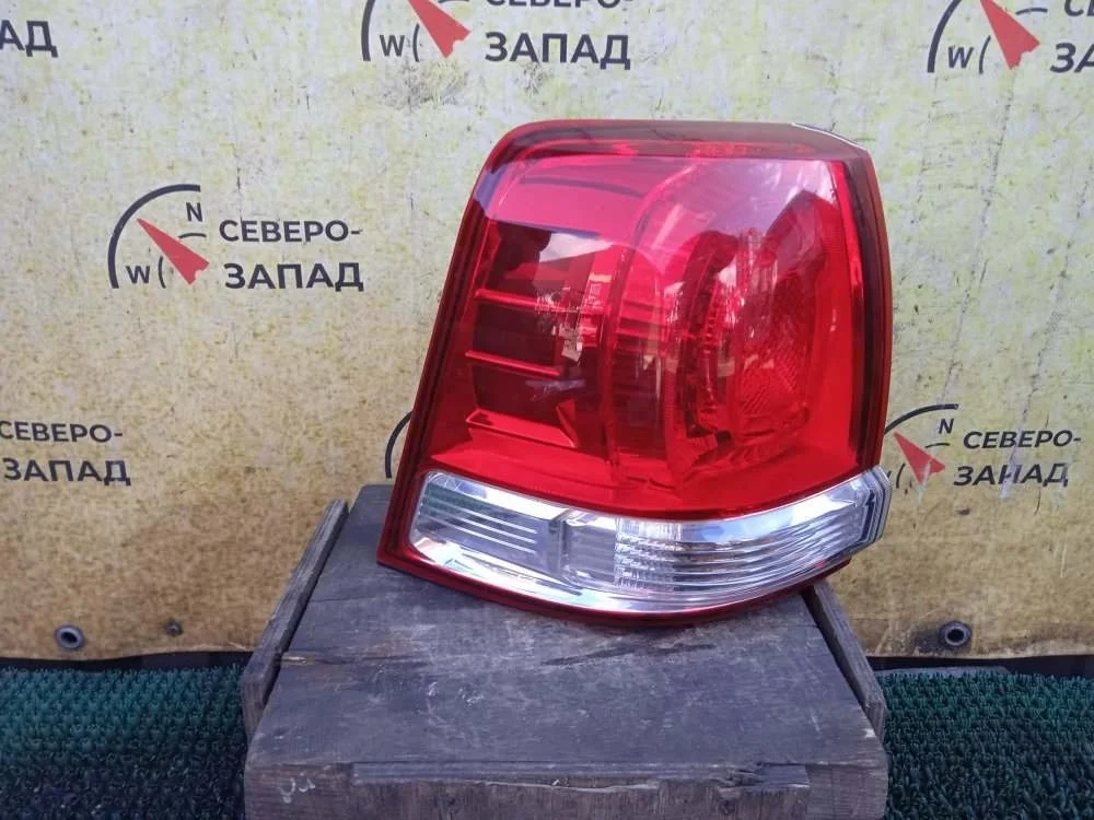 Фонарь наружний Toyota Land Cruiser 2009 VDJ200