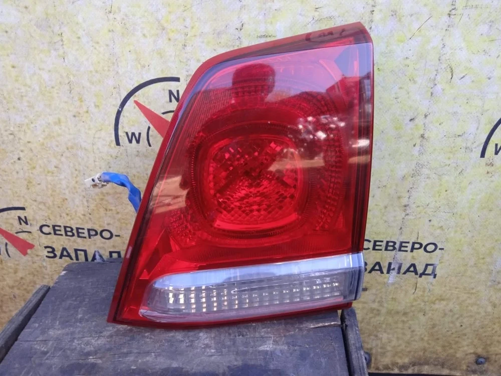 Фонарь внутренний Toyota Land Cruiser 2009 VDJ200