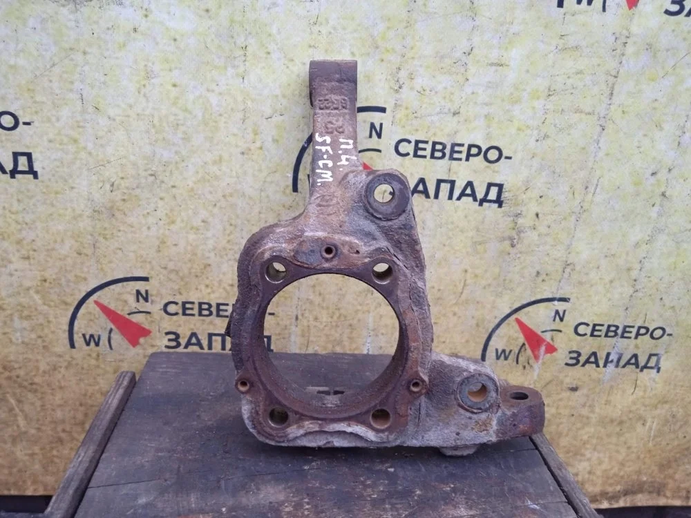 Кулак поворотный Hyundai Santa Fe 2006 CM