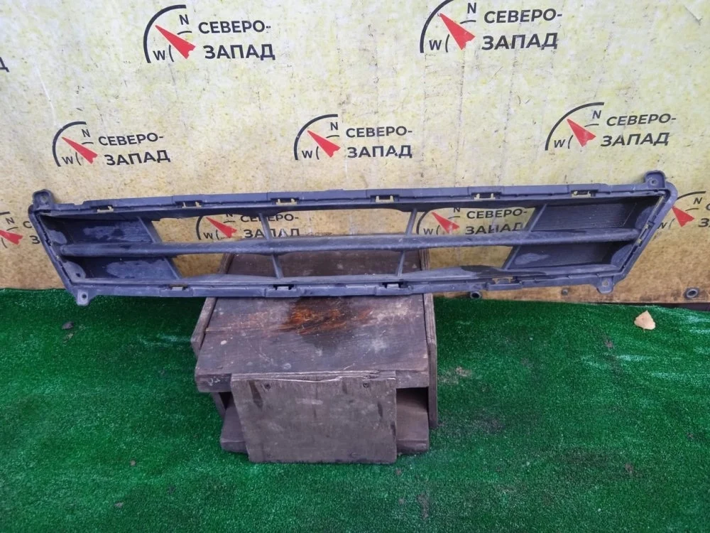 Решетка бампера Hyundai Solaris 2016 865614L500 RB G4FC, передняя