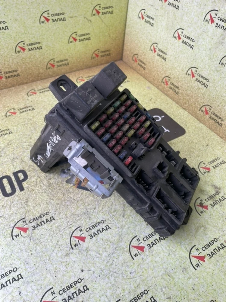 Блок предохранителей Hyundai Santa Fe 2000 - 2006 9540026700 SM G6BA