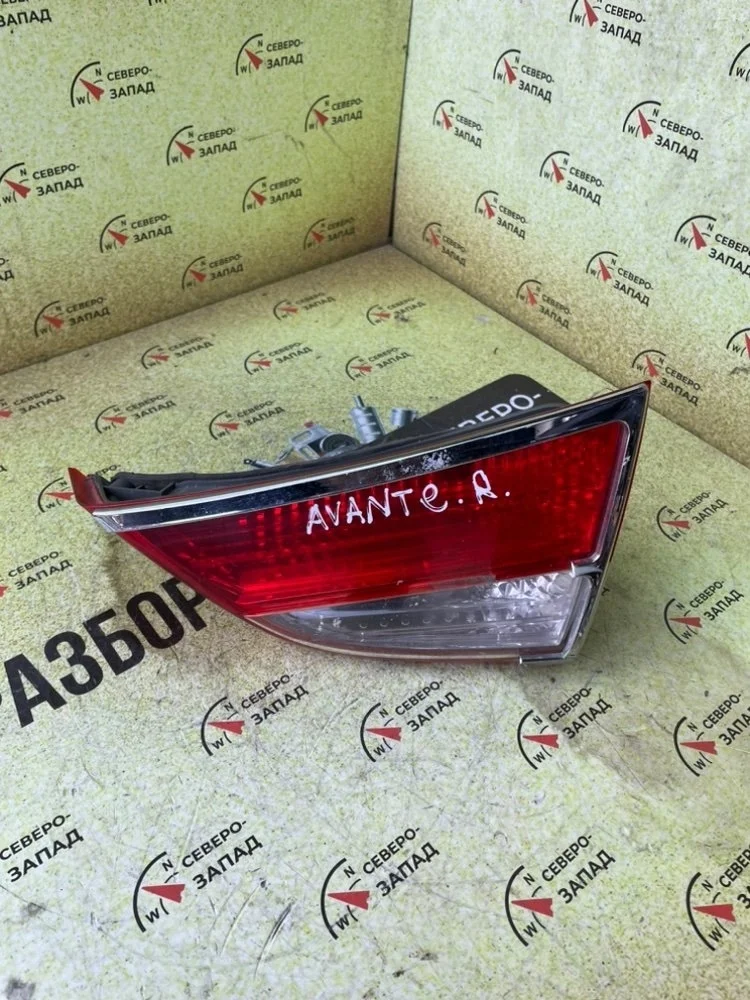 Фонарь внутренний Hyundai Avante 2012 924043X000 MD G4FD, правый