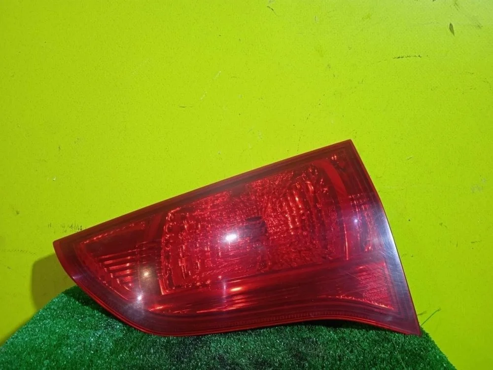 Фонарь внутренний Mitsubishi Pajero Sport 2010 KH