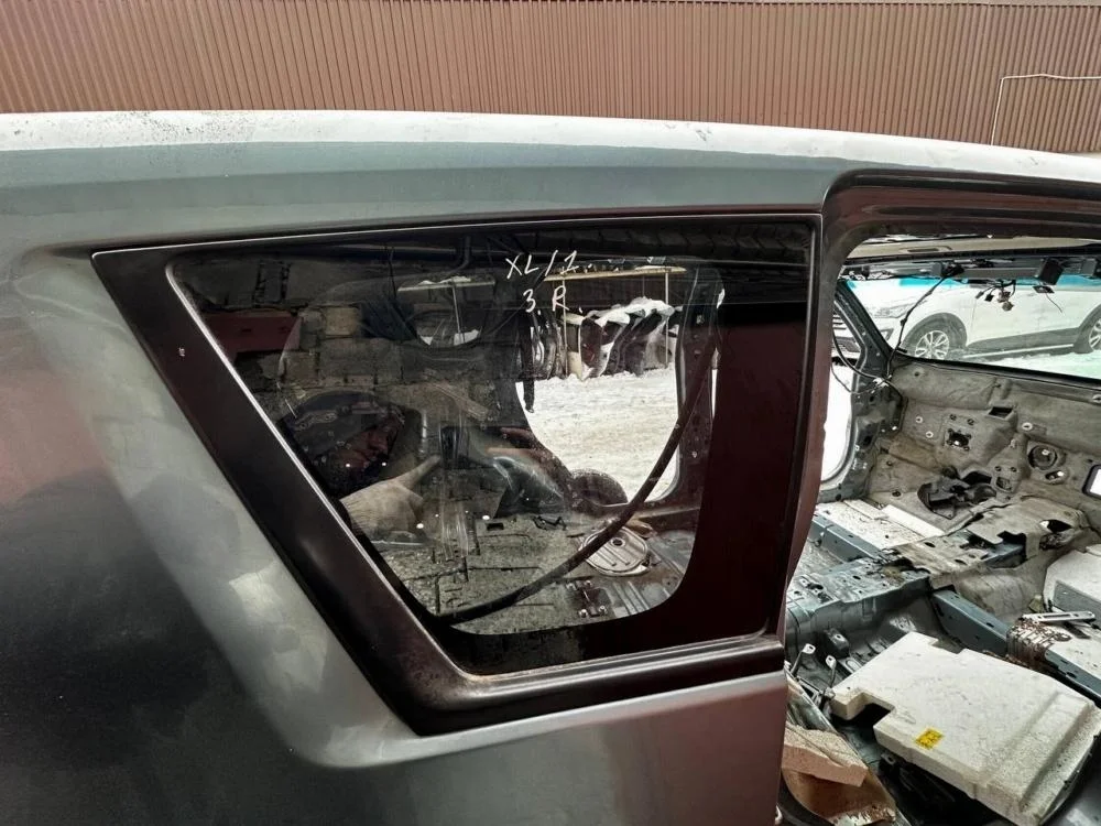 Стекло кузовное Mitsubishi Outlander XL 2007 CW