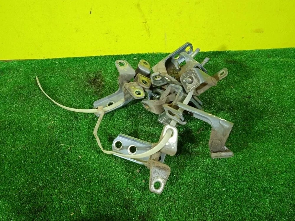 Петля двери Mitsubishi Outlander Xl 2007 5702A006 CW 6B31-0-70L, передняя левая