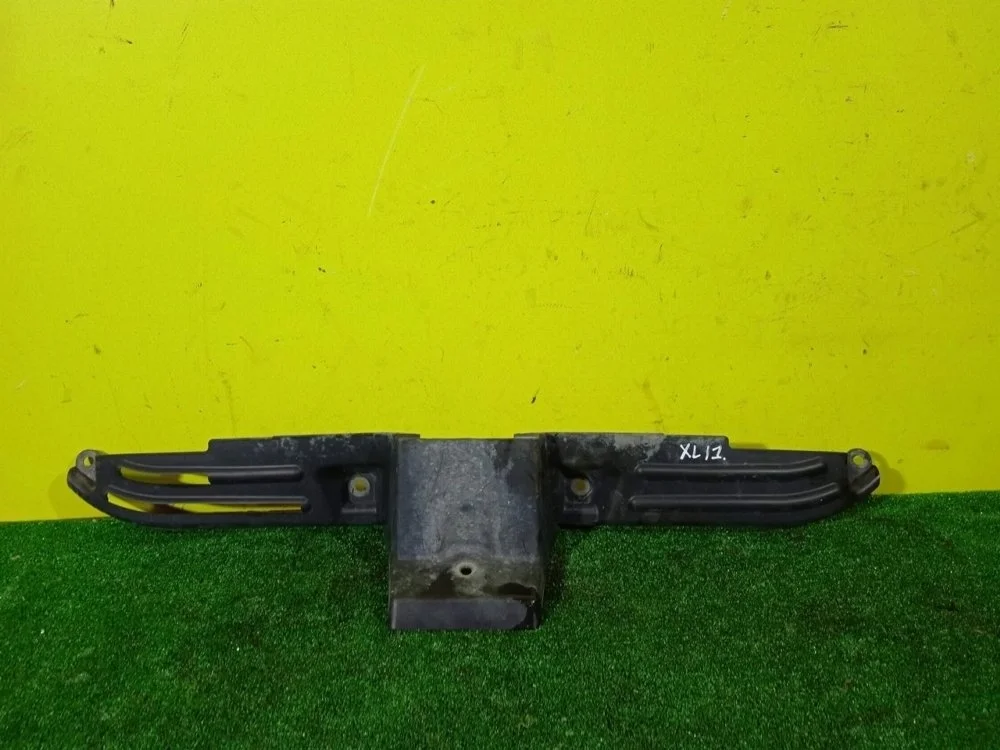 Накладка замка капота Mitsubishi Outlander Xl 2007 7450A172 CW 6B31-0-70L