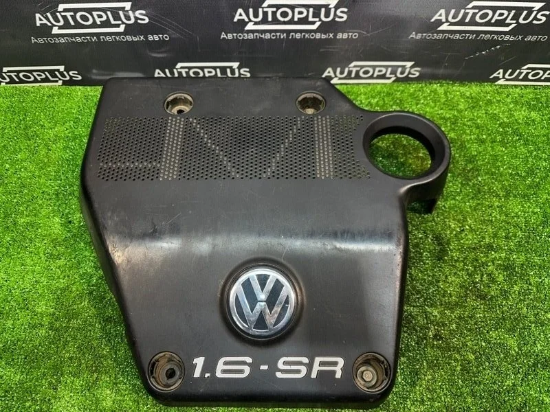 Декоративная накладка двигателя Volkswagen Bora 1999 06A103925AC СЕДАН 1.6 AKL