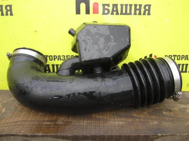 Воздуховод воздушного фильтра Infiniti Qx56 165767S000 JA60 VK56