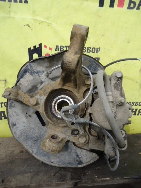 Кулак поворотный Toyota Corolla 4321219015 ZZE120 3ZZ, передний левый