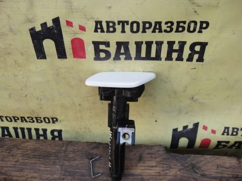 Омыватель фары Toyota Hilux GUN126