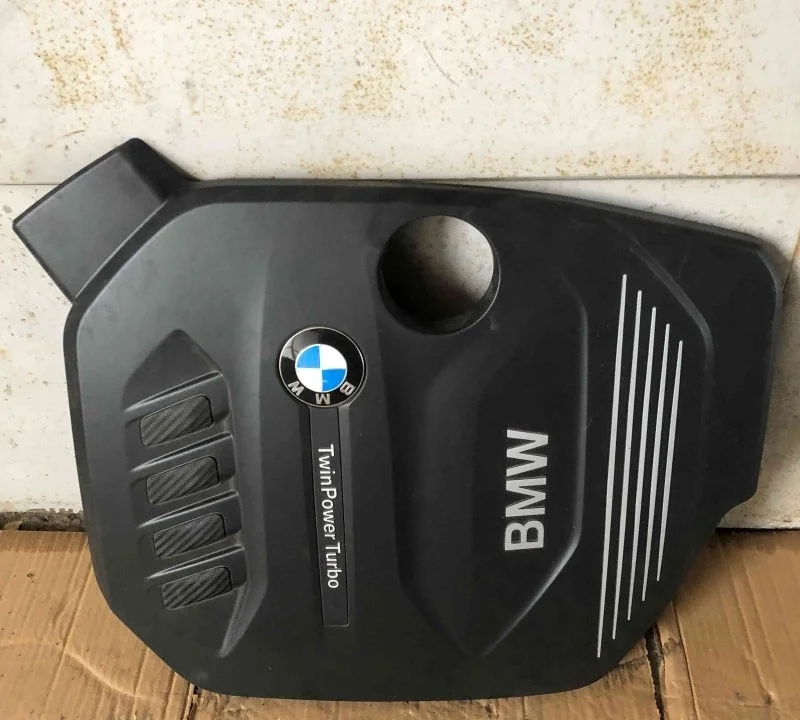 Крышка двс декоративная BMW 5 G30