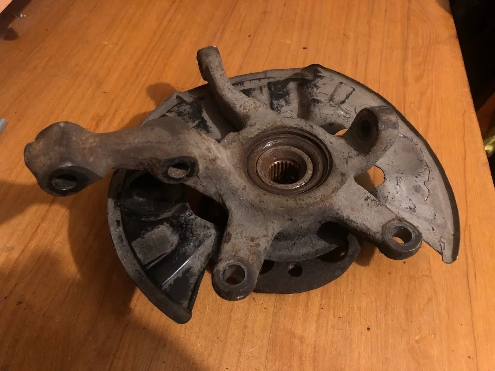 Кулак поворотный Mercedes A-Class A1683301620 W168, передний левый