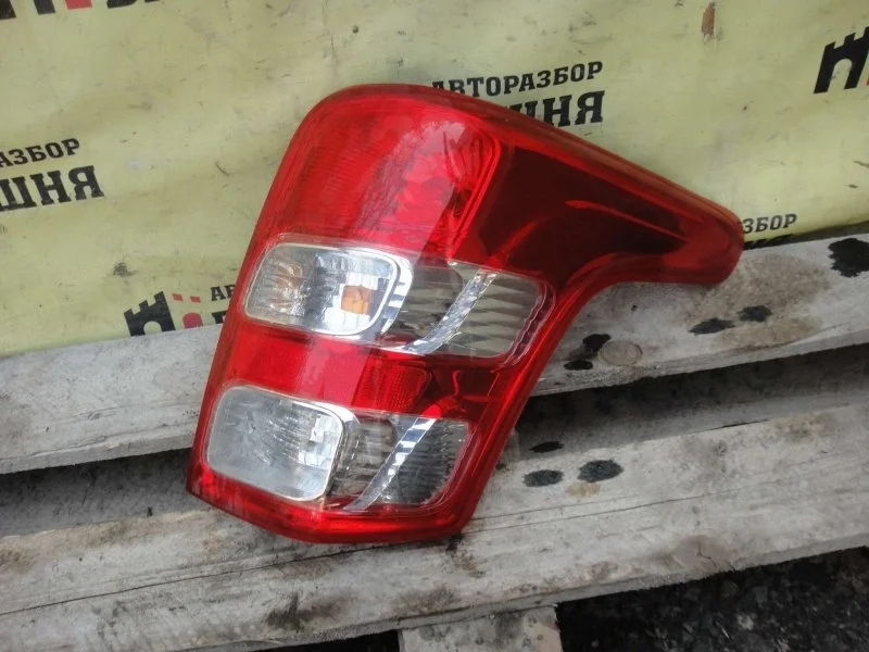 Фонарь Mitsubishi L200 KL1T