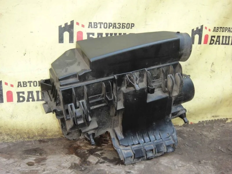 Корпус воздушного фильтра Mercedes -Class w207